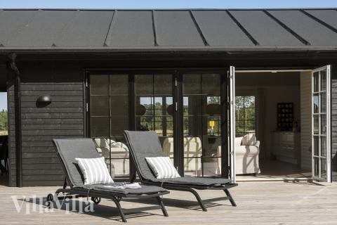 Luksushus nr. 693 har en deilig terrasse med gode hagemøbler til 11 personer.