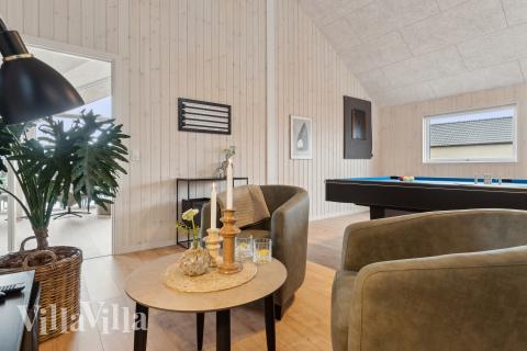 Luksushus nr. 655 til 14 personer tilbyr et stort aktivitetsrom med bl.a. biljard og dart