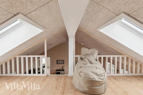 Noen av de 14 soveplassene i luksushus nr. 655 finnes på hems