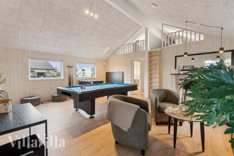 Aktivitetsrom i luksushus nr. 655 med 6 soverom og plass til 14 personer.