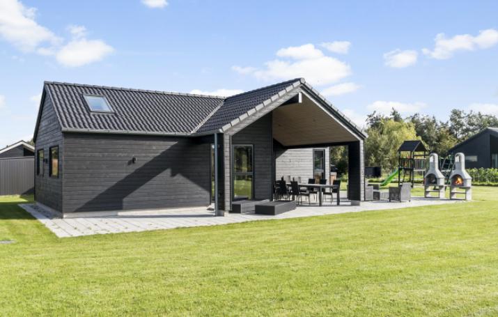 Dette lekre huset med spa, nr. 625, med plass til 12 personer, ligger i Lolland/Falster/Møn