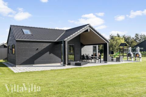 Dette lekre huset med spa, nr. 625, med plass til 12 personer, ligger i Lolland/Falster/Møn