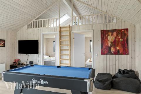 I tillegg til alle aktivitetsmulighetene i husets bassengavdeling, kan du også spille biljard, bordtennis og dart i luksushus nr. 625