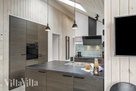 Kjøkkenet i luksushus nr. 625 er fullt utstyrt så dere lett kan lage mat til 12 personer.