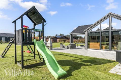 I tillegg til alle aktivitetsmulighetene i husets bassengavdeling, tilbyr også luksushus nr. 625 mengder av utendørsaktiviteter