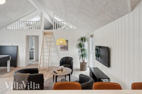 Konkurrer i feriehusets aktivitetsrom når dere besøker luksushus nr. 664 i Sydjylland.