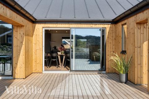 Stor terrasse i luksushus nr. 660 i Vestjylland.