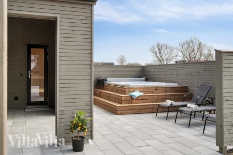 Nyt varmen i boblebadet i luksushus nr. 665 i Fyn og øyer