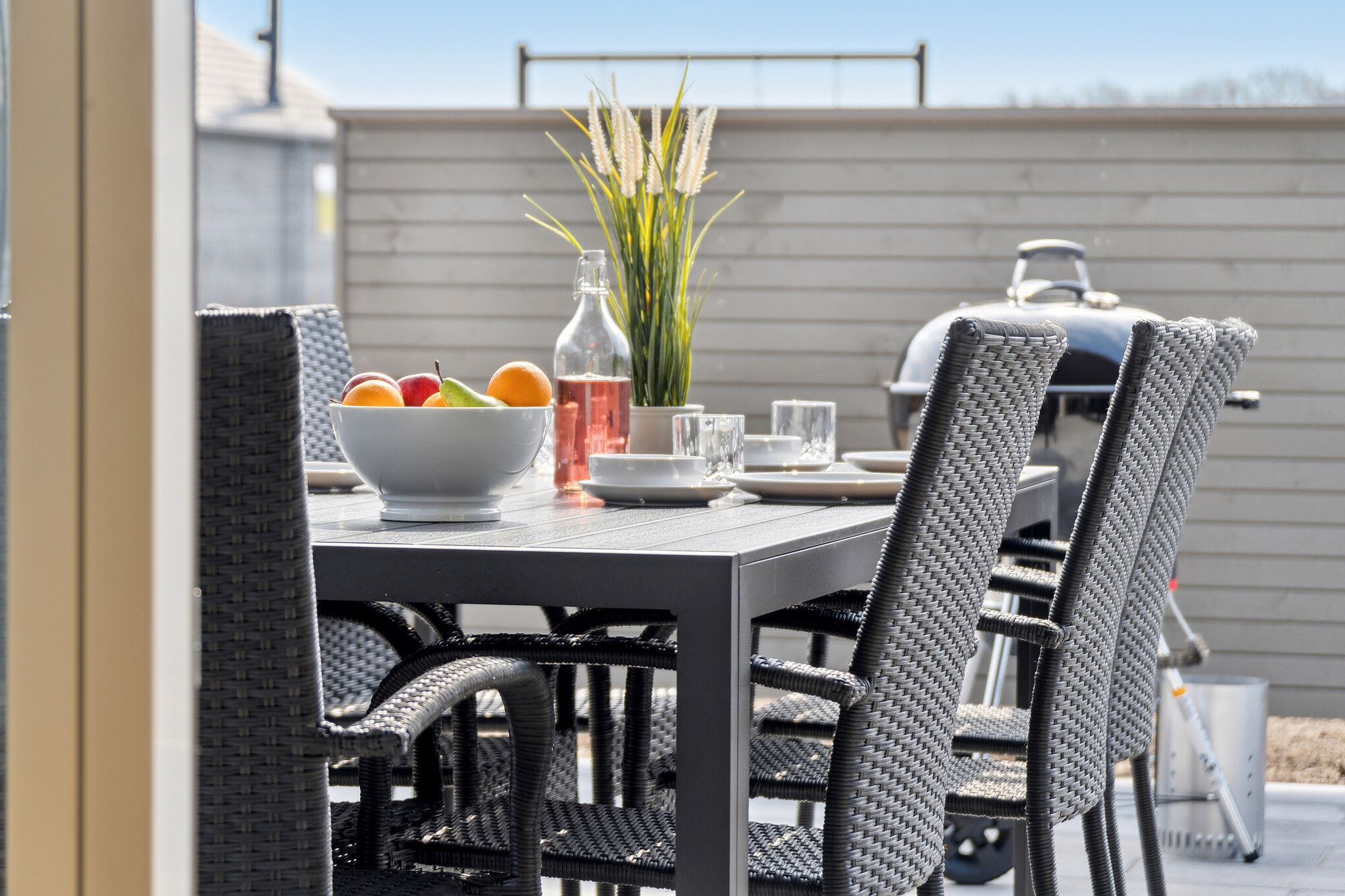 Luksushus nr. 665 har en deilig terrasse med gode hagemøbler til 14 personer.