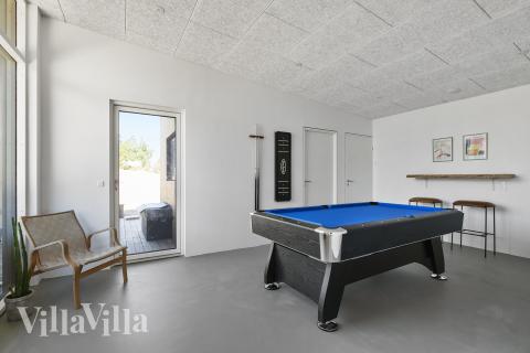 Luksushus nr. 687 til 8 personer tilbyr et stort aktivitetsrom med bl.a. biljard og dart