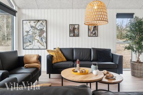 Sofakroken i luksushus nr. 622 i Bornholm.