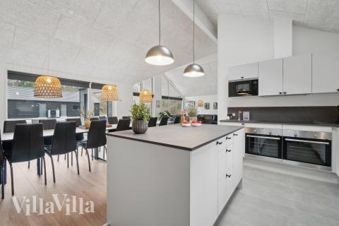 Kjøkkenet i luksushus nr. 622 er fullt utstyrt så dere lett kan lage mat til 18 personer.