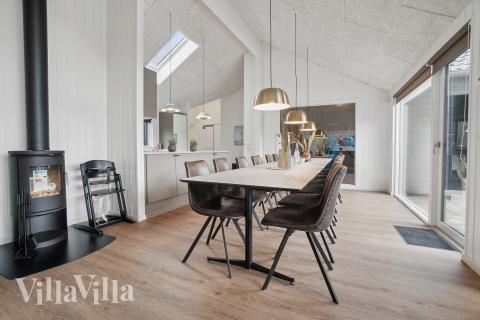 Oppholdsrom med plass til 16 i luksushus nr. 621.