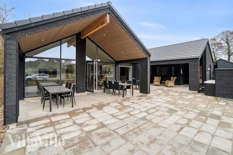 Luksushus nr. 621 har en deilig terrasse med gode hagemøbler til 16 personer.