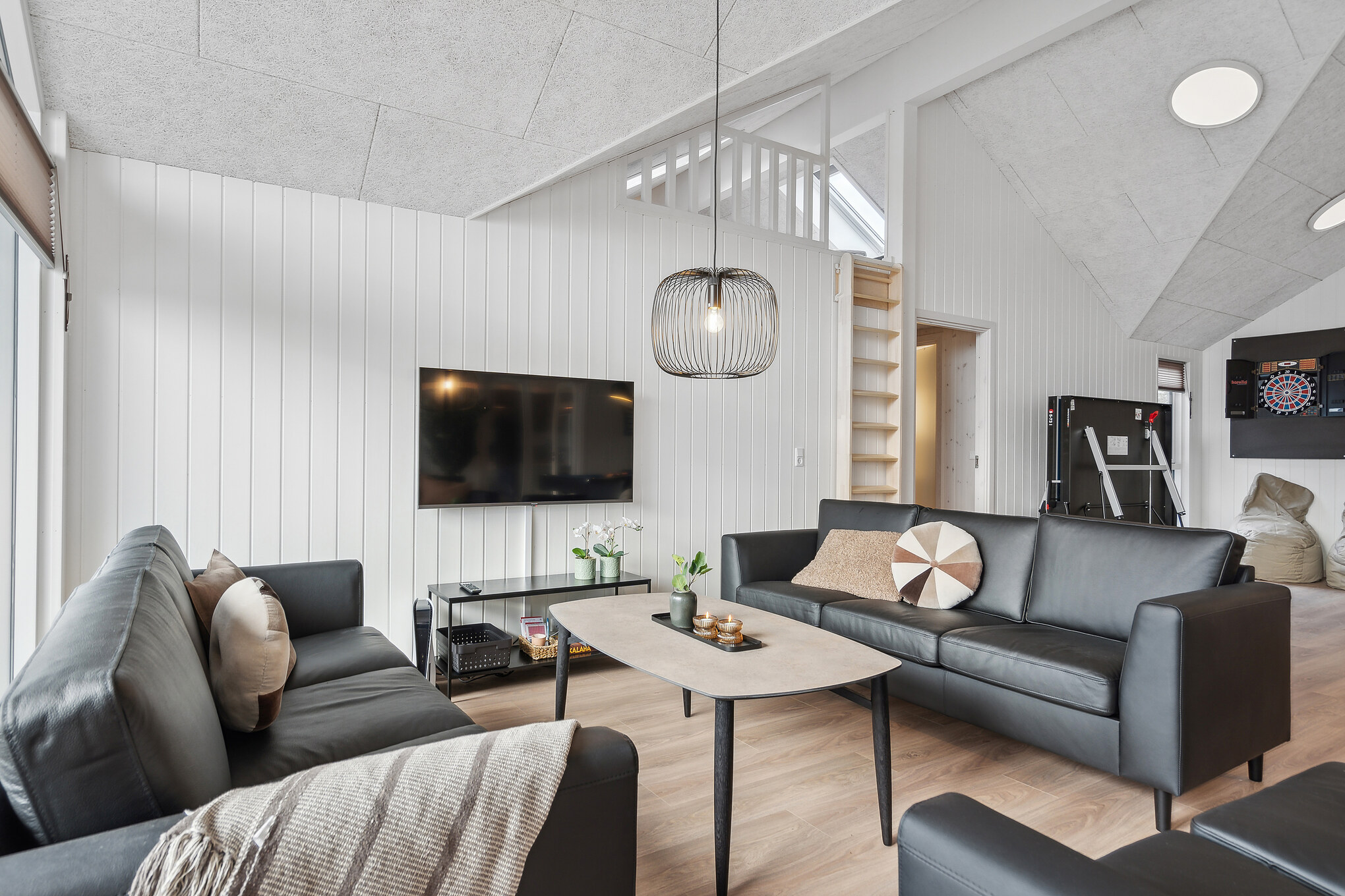 Aktivitetsrom i luksushus nr. 695 med 8 soverom og plass til 20 personer.