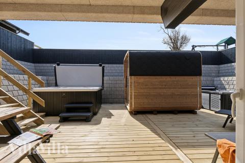 Nyt varmen i badstuen i luksushus nr. 680 til 32 personer