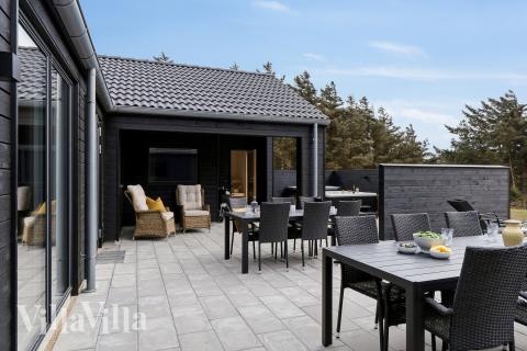 Luksushus nr. 658 har en deilig terrasse med gode hagemøbler til 20 personer.