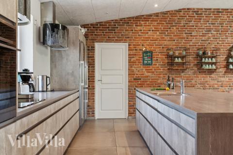 Kjøkkenet i luksushus nr. 607 er godt innrettet.