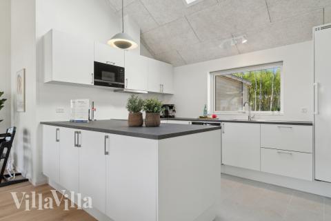 Kjøkkenet i luksushus nr. 803 er fullt utstyrt så dere lett kan lage mat til 16 personer.