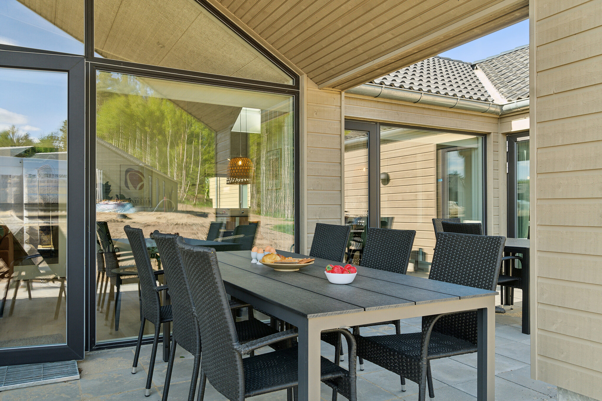Luksushus nr. 803 har en deilig terrasse med gode hagemøbler til 16 personer.