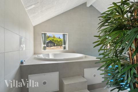 Nyt varmen i boblebadet i luksushus nr. 809 i Østjylland