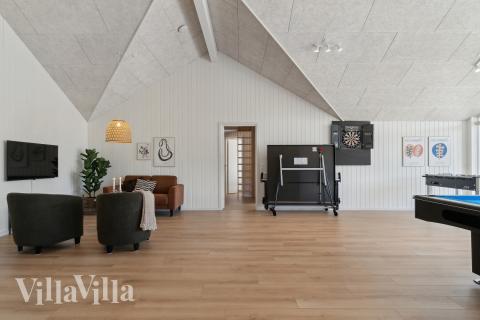 Luksushus nr. 809 til 24 personer tilbyr et stort aktivitetsrom med bl.a. biljard og dart