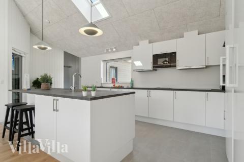 Kjøkkenet i luksushus nr. 809 er fullt utstyrt så dere lett kan lage mat til 24 personer.