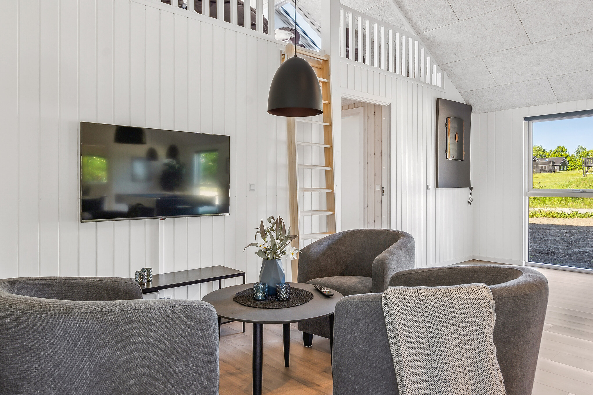 Konkurrer i feriehusets aktivitetsrom når dere besøker luksushus nr. 657 i Sydjylland.