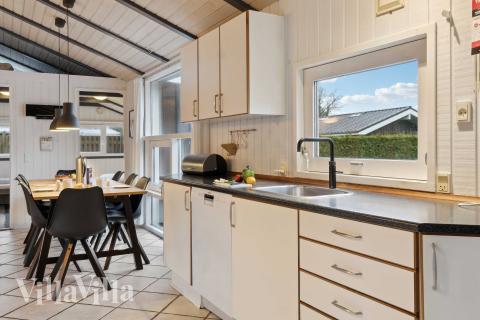 Kjøkkenet i luksushus nr. 689 er godt innrettet.