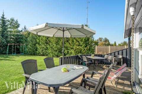 Luksushus nr. 689 har en deilig terrasse med gode hagemøbler til 10 personer.