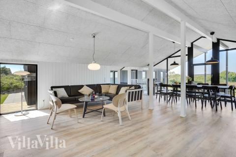 Sofakroken i luksushus nr. 909 i Nordjylland.