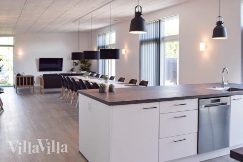 Kjøkkenet i luksushus nr. 908 er godt innrettet.