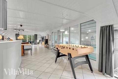 I tillegg til alle aktivitetsmulighetene i husets bassengavdeling, kan du også spille biljard, bordtennis og dart i luksushus nr. 552