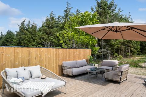 Luksushus nr. 683 har en deilig terrasse med gode hagemøbler til 10 personer.