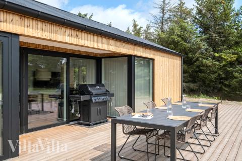 På terrassen i feriehus nr. 683 er det plass til 10 personer.