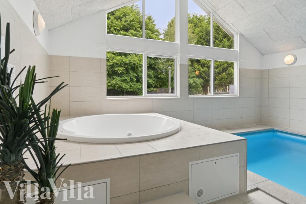 Nyt varmen i boblebadet i luksushus nr. 320 i Østjylland