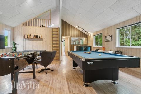 I tillegg til alle aktivitetsmulighetene i husets bassengavdeling, kan du også spille biljard, bordtennis og dart i luksushus nr. 320