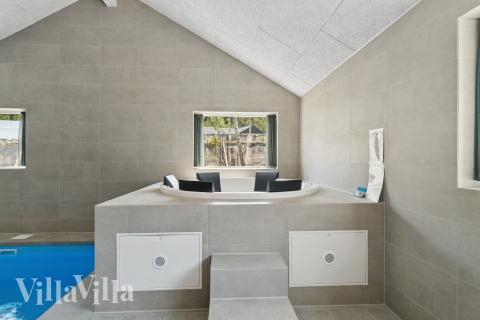 Nyt varmen i boblebadet i luksushus nr. 807 i Østjylland