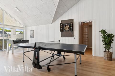 Luksushus nr. 807 til 26 personer tilbyr et stort aktivitetsrom med bl.a. biljard og dart