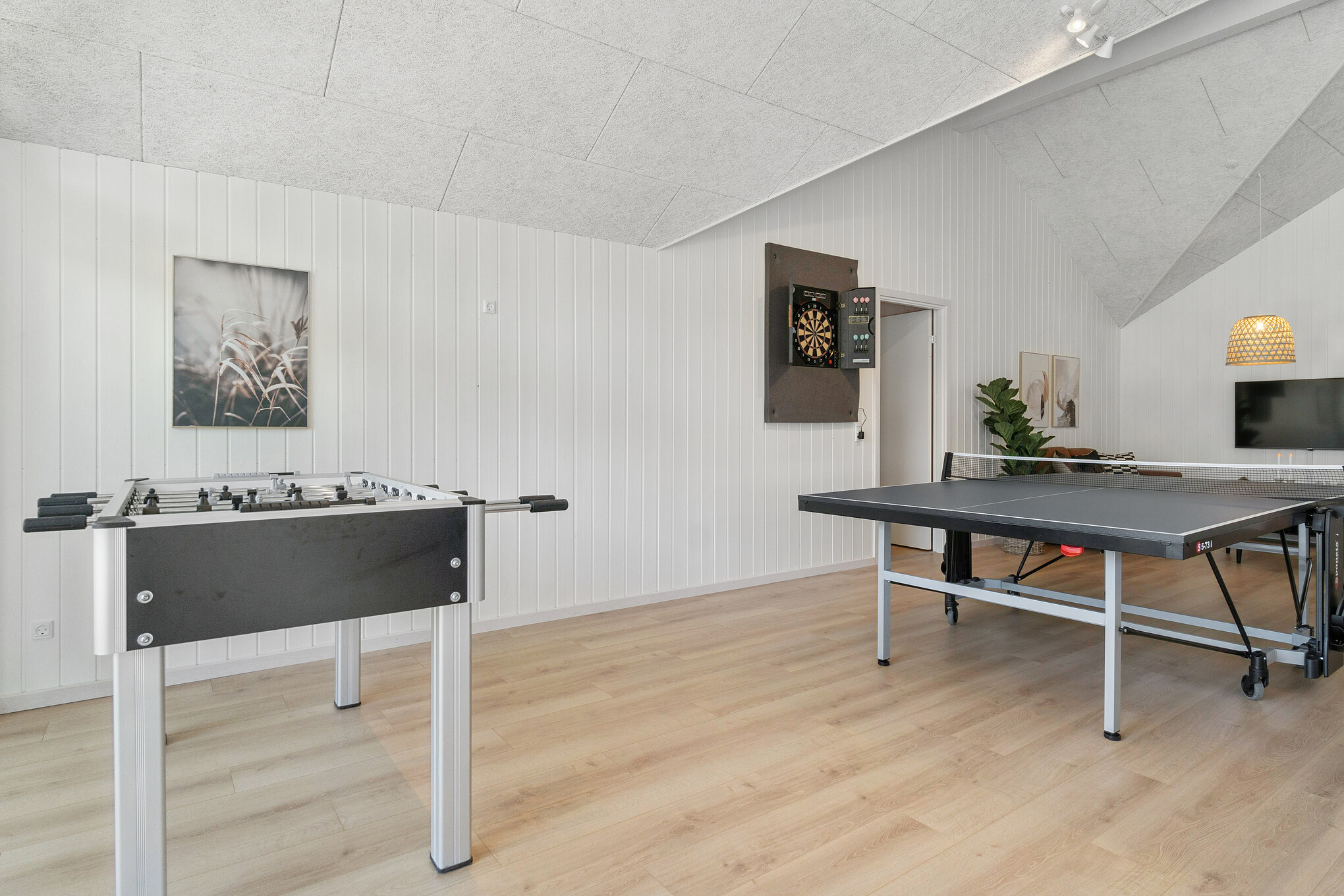 Konkurrer i feriehusets aktivitetsrom når dere besøker luksushus nr. 807 i Østjylland.
