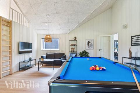 I tillegg til alle aktivitetsmulighetene i husets bassengavdeling, kan du også spille biljard, bordtennis og dart i luksushus nr. 685