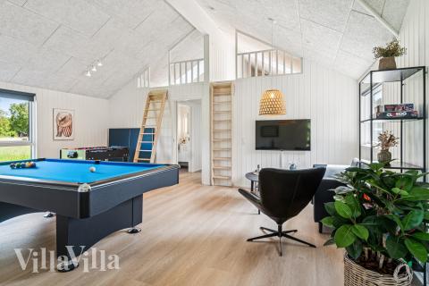 Aktivitetsrom i luksushus nr. 685 med 5 soverom og plass til 14 personer.