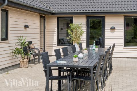 Luksushus nr. 455 har en deilig terrasse med gode hagemøbler til 20 personer.