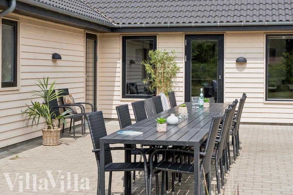 Luksushus nr. 455 har en deilig terrasse med gode hagemøbler til 20 personer.