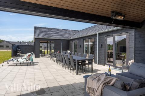 Stor terrasse i luksushus nr. 608 i Vestjylland.