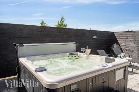 Luksushus nr. 605 har bl.a. et deilig boblebad