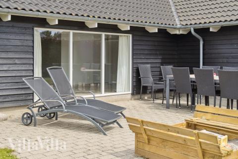 Luksushus nr. 268 har en deilig terrasse med gode hagemøbler til 14 personer.
