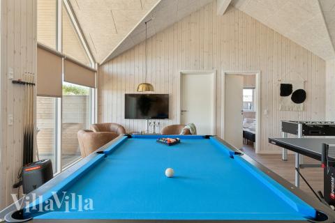 Luksushus nr. 671 til 20 personer tilbyr et stort aktivitetsrom med bl.a. biljard og dart