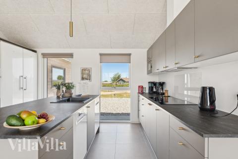 Kjøkkenet i luksushus nr. 671 er godt innrettet.