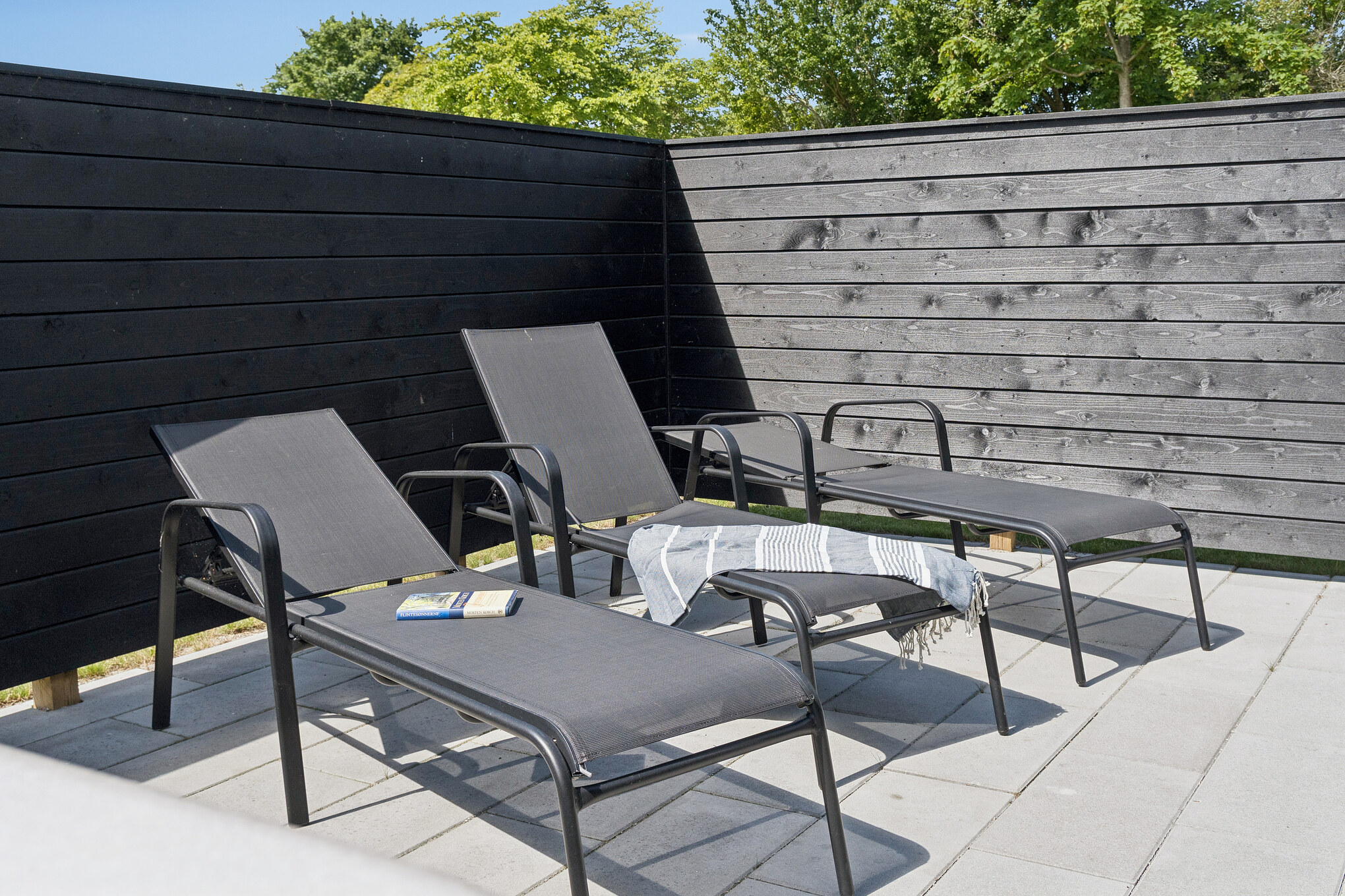 Nyt en grillkveld på terrassen i luksushus nr. 644 i Lolland/Falster/Møn